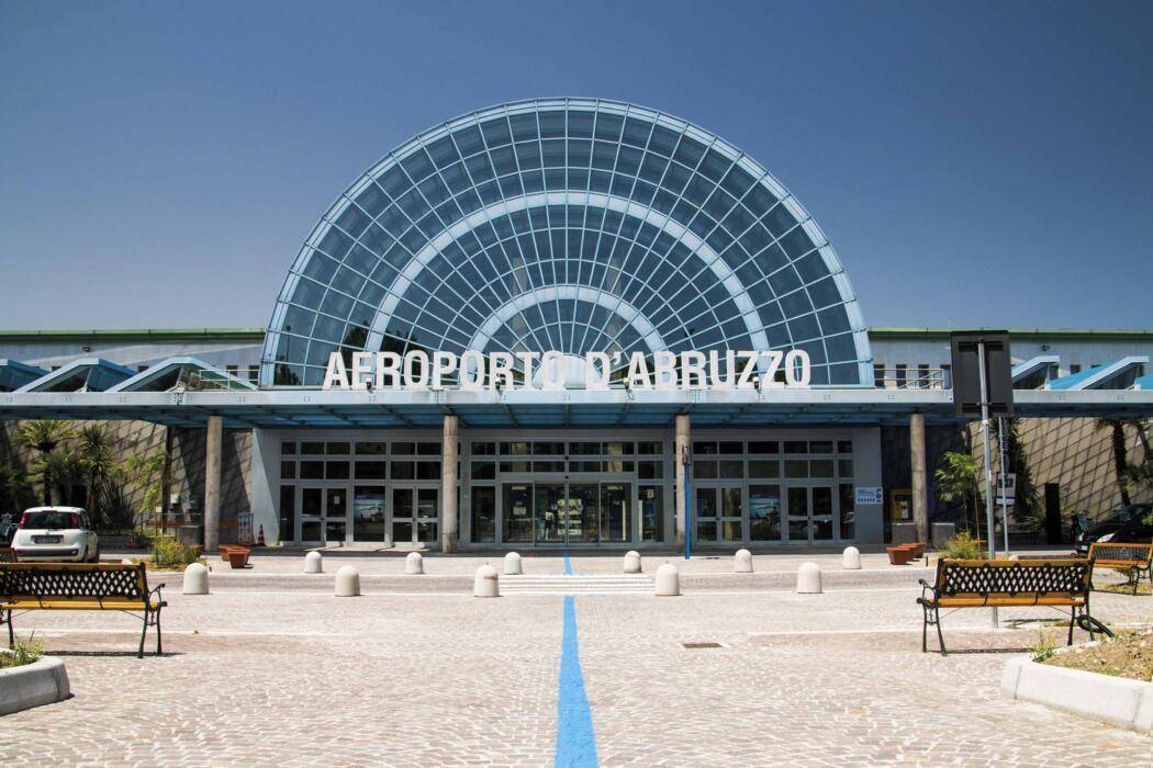 aeroporto abruzzo si amplia offerta voli rotte turistiche per lestate e nord italia da settembre