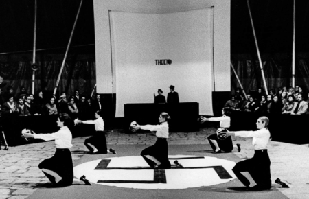 L’AQUILA 2026: AL VIA AL MAXXI MOSTRA FABIO MAURI, TORNA IN SCENA PERFORMANCE “COSA È IL FASCISMO”
